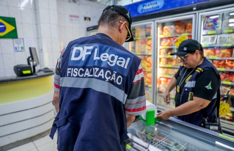 DF Legal intensifica fiscalização de sacolas plásticas em mercados