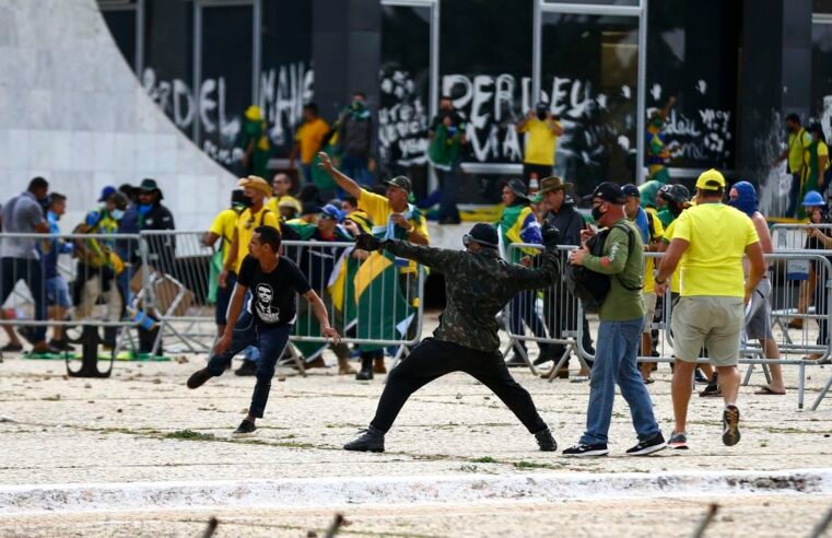 AGU pede a condenação de 40 pessoas por atos golpistas em janeiro