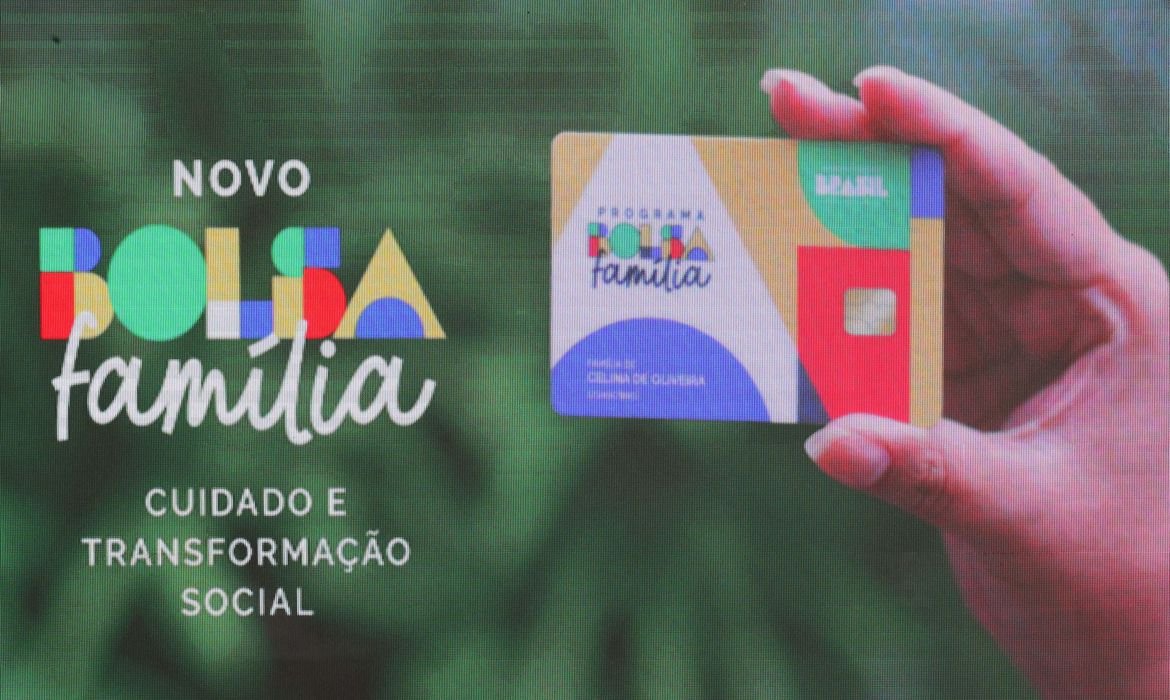 Caixa paga novo Bolsa Família a beneficiários com NIS de final 3