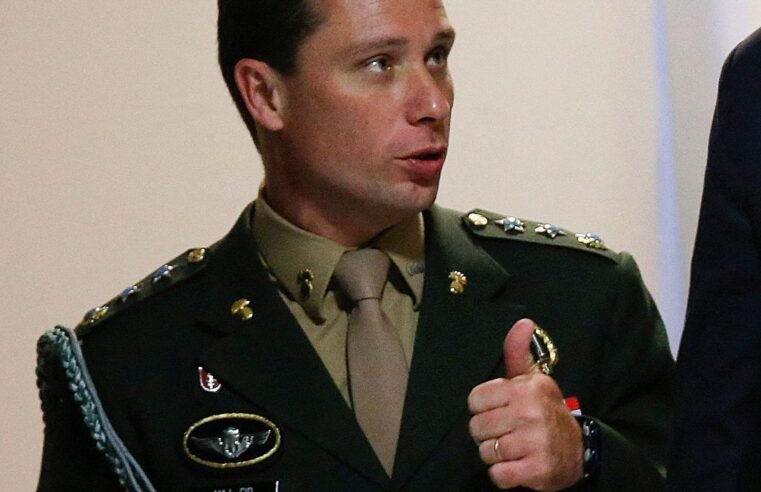 CPMI interroga ex-ajudante de Bolsonaro sobre conspiração golpista