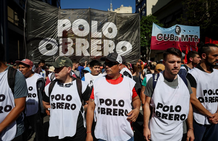 Protestos na Argentina têm momentos de tensão e dois detidos