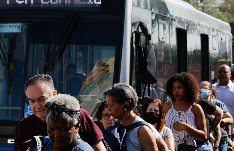 Tarifa Zero em ônibus começou neste domingo na capital paulista