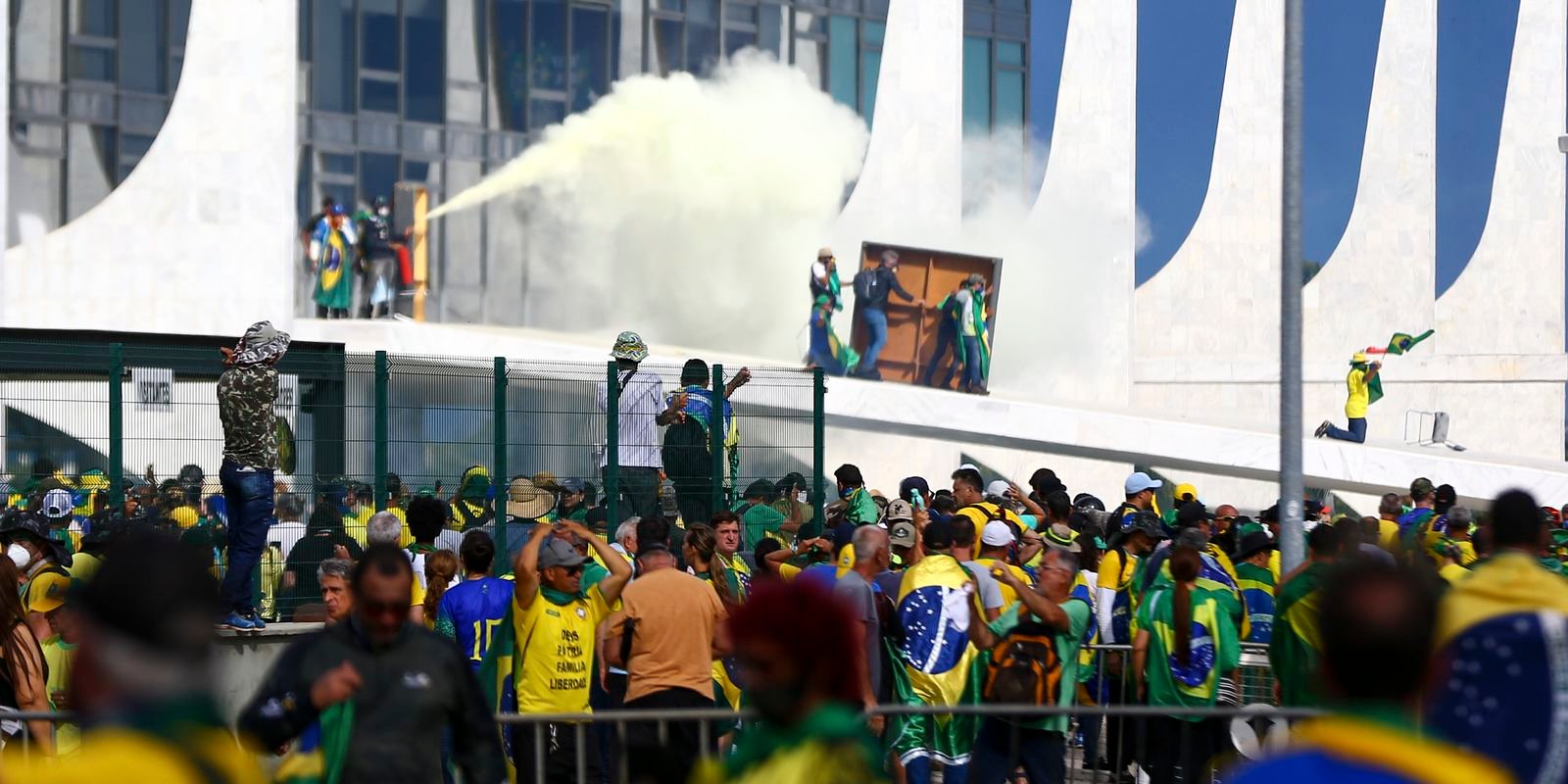 Nove em cada dez brasileiros reprovam invasões de 8 de janeiro