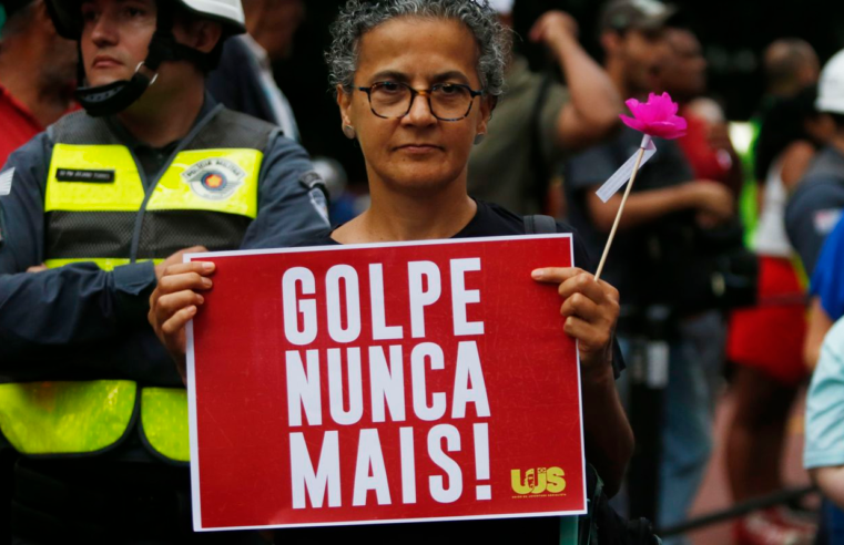 Ato em SP pede punição a todos os envolvidos nos ataques de 8/1