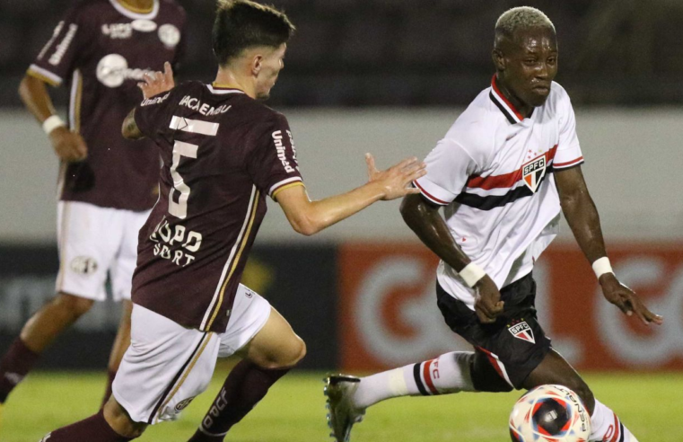 São Paulo vence Ferroviária e mantém vivo sonho do penta na Copinha