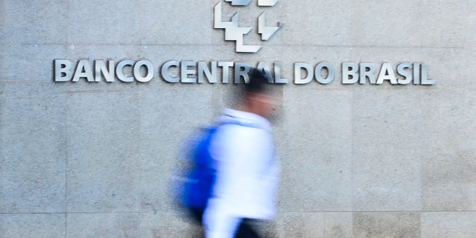 Banco Central divulga edital de concurso para analista