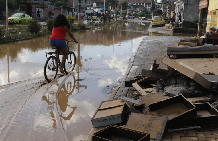 Entenda a relação de racismo ambiental e enchentes no Rio de Janeiro