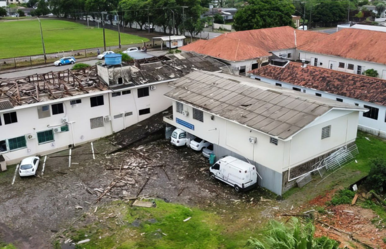 Temporal destelha hospital São Vicente Ferrer, no RS