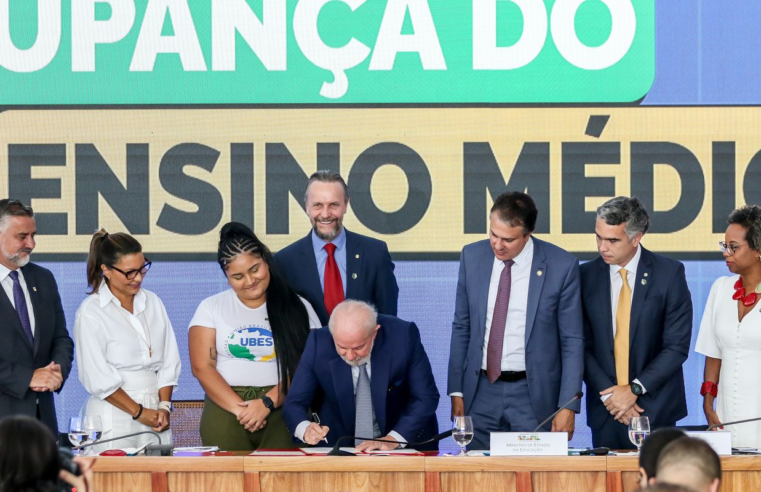 Ministro defende participação da sociedade para sucesso da educação
