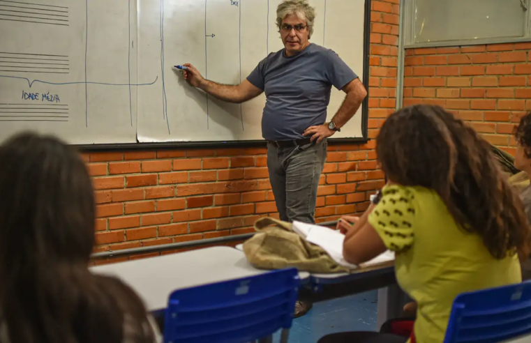 Fim de novo ensino médio deve ser proposto por conferência da educação