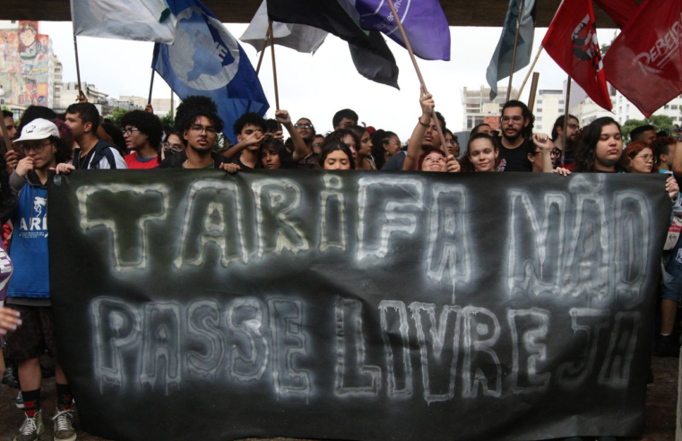 Estudantes protestam contra alta na tarifa do transporte por trilhos