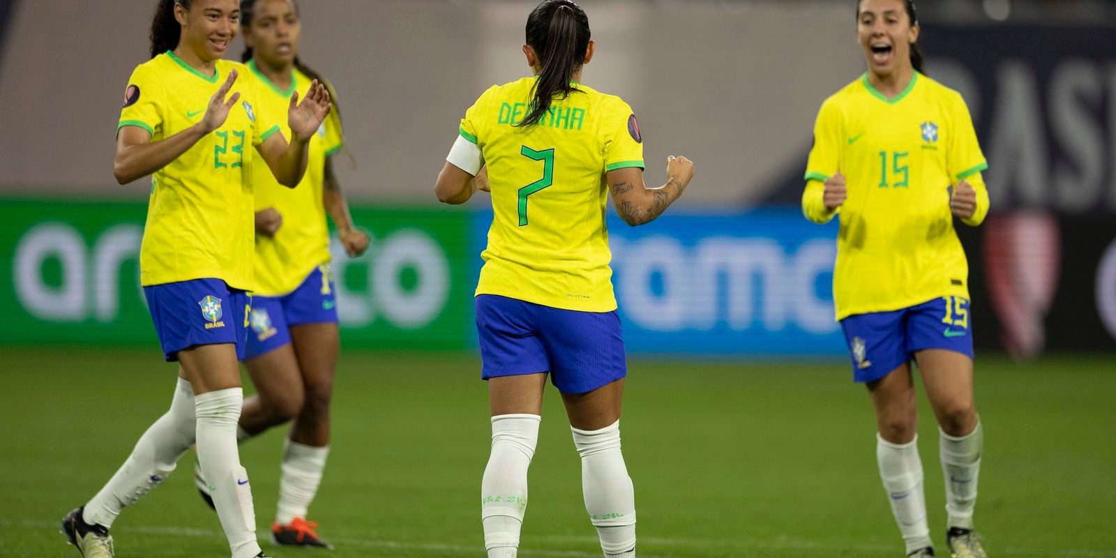 Invicta na Copa Ouro, seleção feminina fecha 1ª fase com goleada 