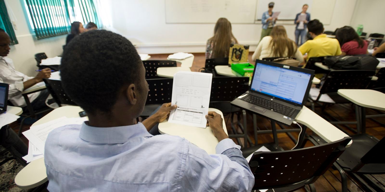 Começa prazo para complementar inscrição adiada no Fies