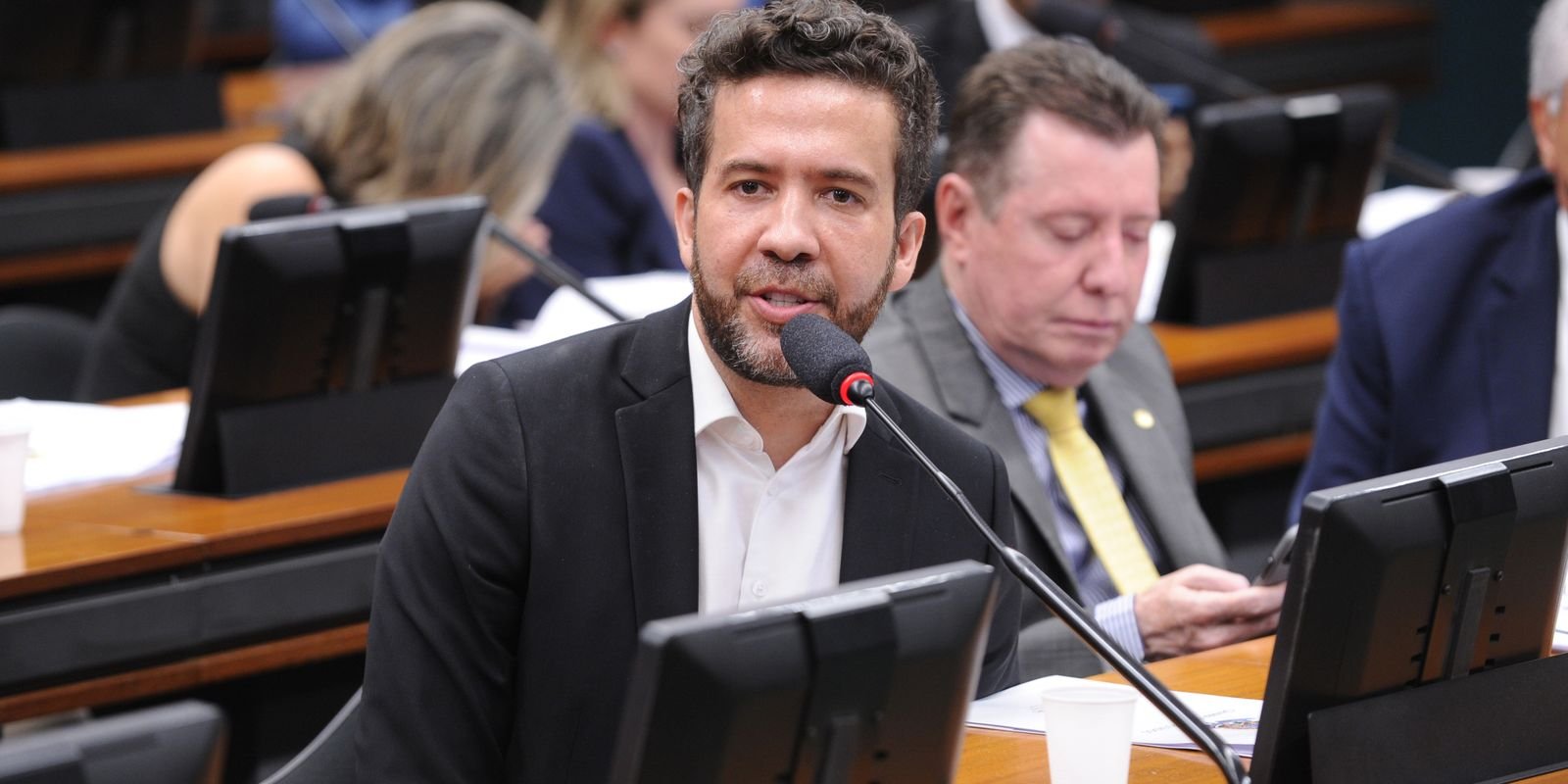 PGR concorda com quebra de sigilos bancário e fiscal de Janones
