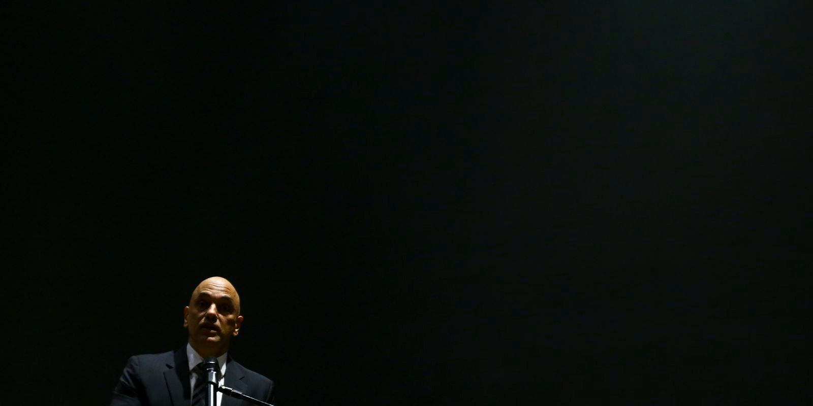 Advogados de investigados sobre golpe podem se falar, diz Moraes