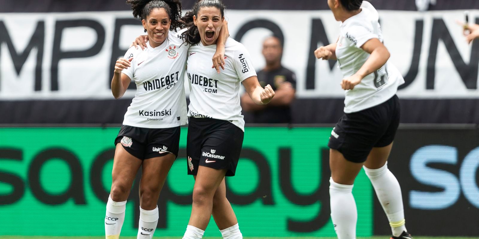 Corinthians derrota Cruzeiro e conquista tri da Supercopa feminina