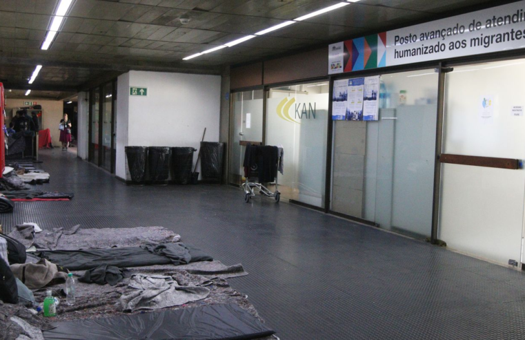 Em pleno Ramadã, afegãos continuam acampados no aeroporto de Guarulhos