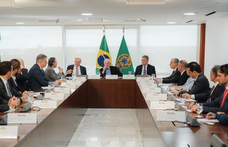 Governo e montadoras debatem produção de carros bioelétricos no Brasil