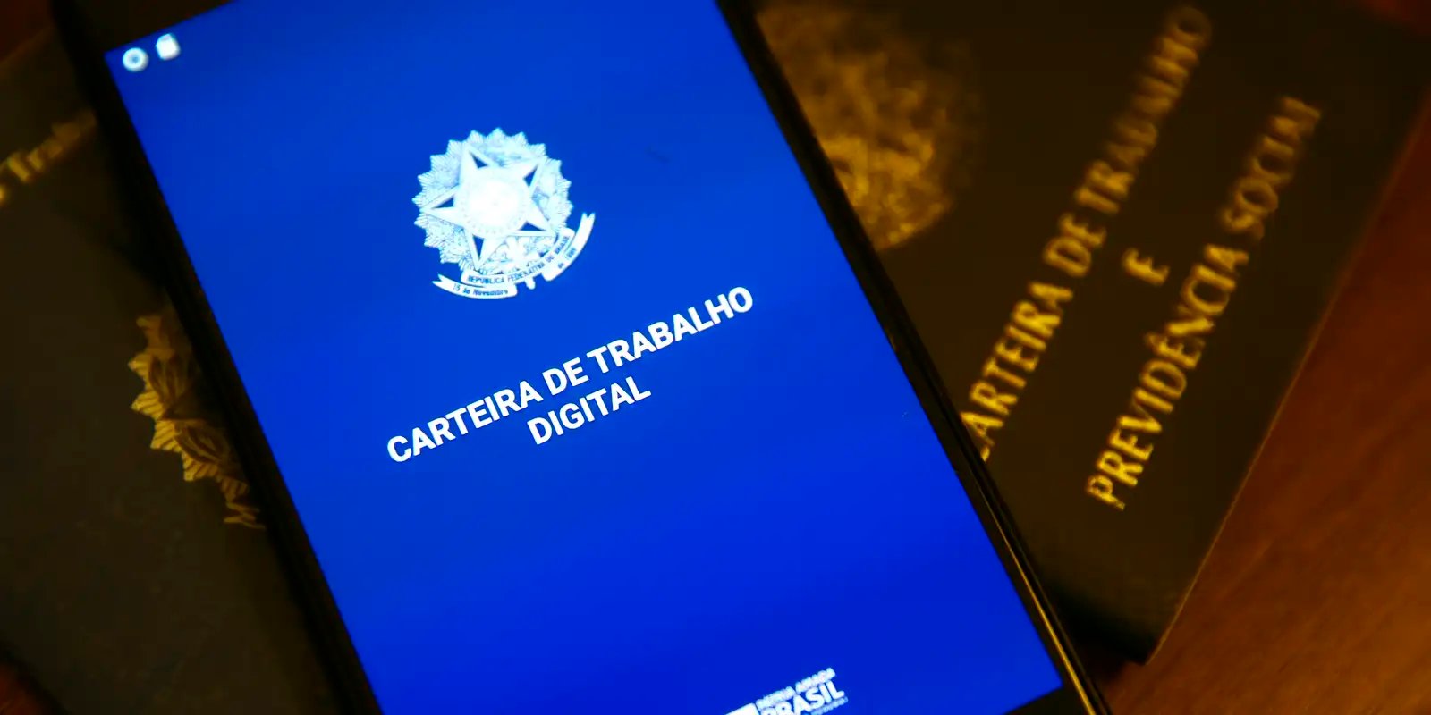 País fecha janeiro com saldo positivo de 180.395 empregos com carteira