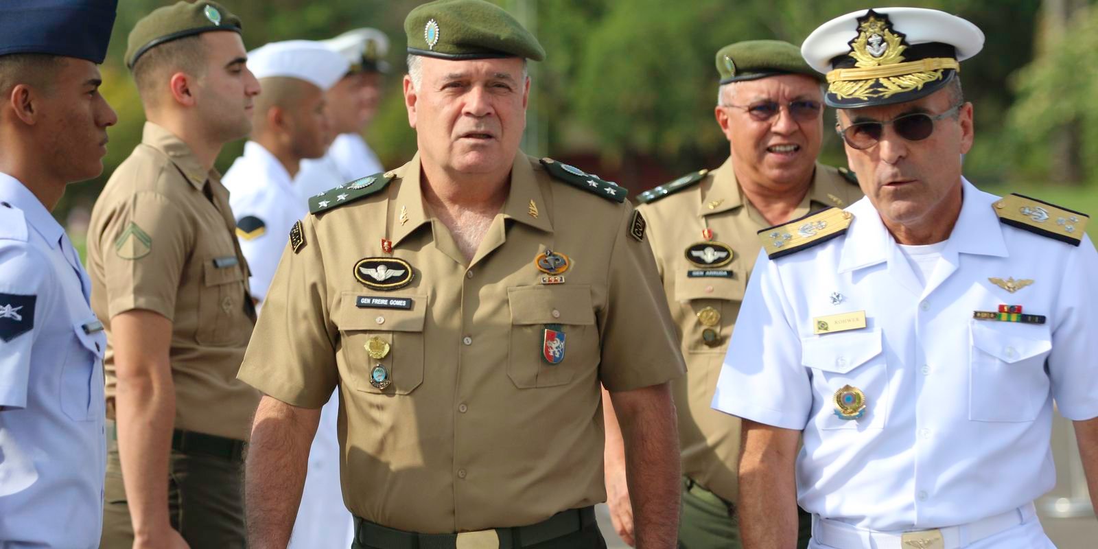 Ex-comandante do Exército confirma reunião com Bolsonaro sobre golpe