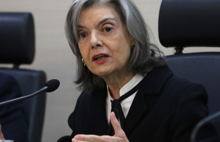 "Não é fácil para mulher chegar a qualquer cargo", diz Cármen Lúcia