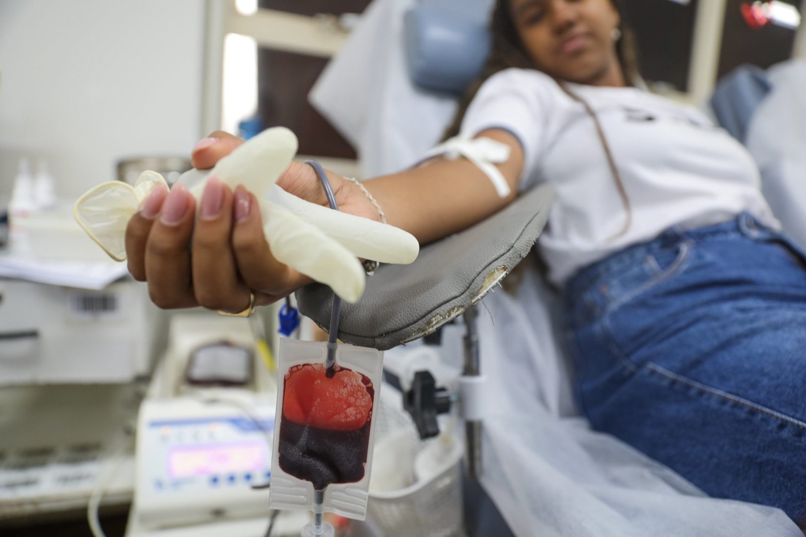 Hemocentro opera 42% abaixo do ideal e convoca população para doar sangue