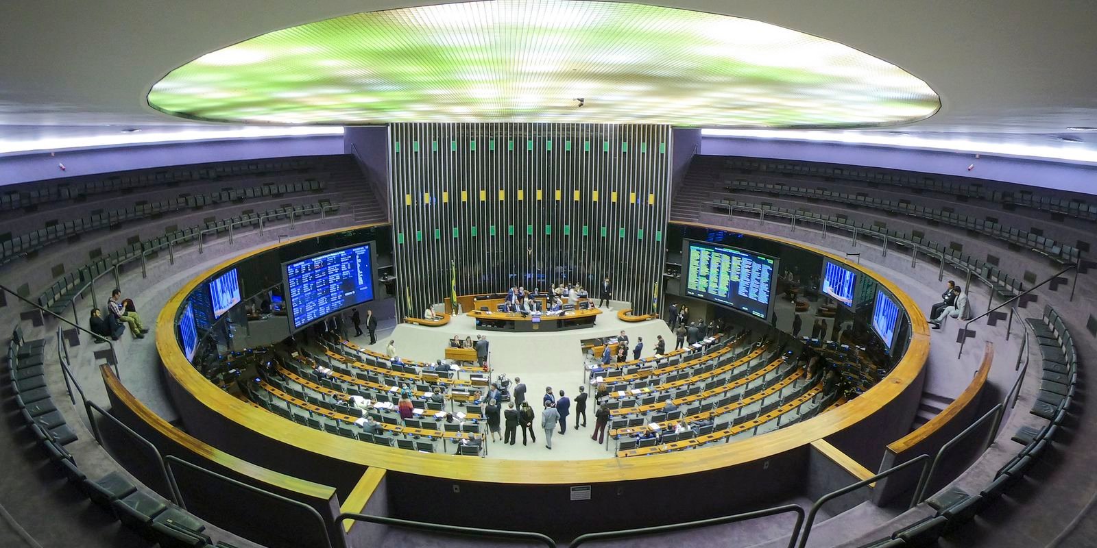Câmara aprova novas regras para seguro obrigatório de veículos