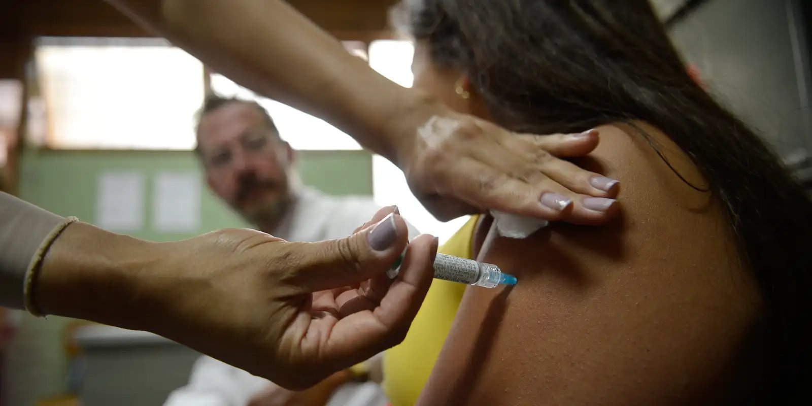 Governo aumenta público-alvo da vacinação contra HPV