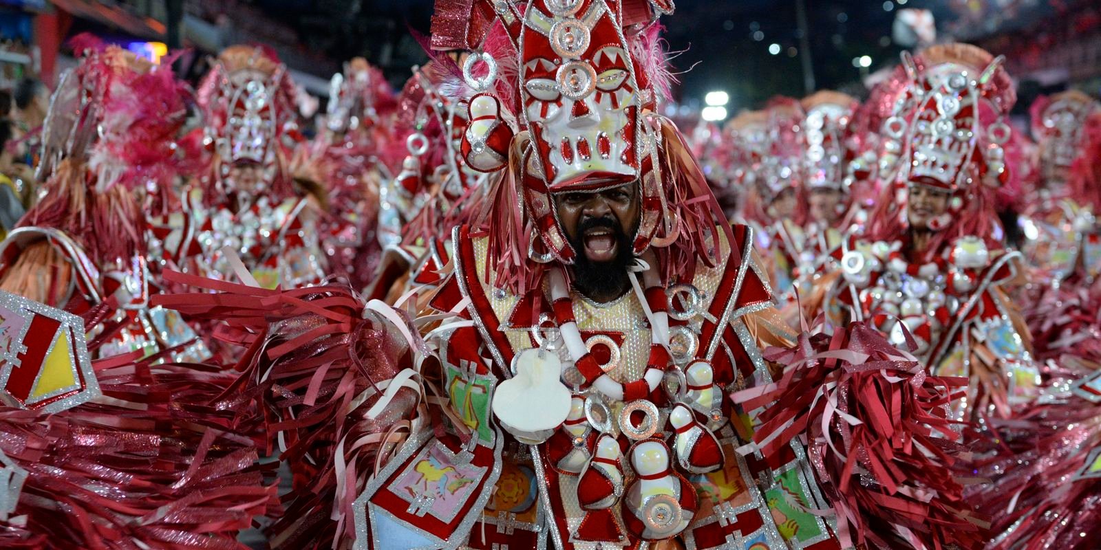 Mudanças nos desfiles das escolas de samba do Rio divide opiniões
