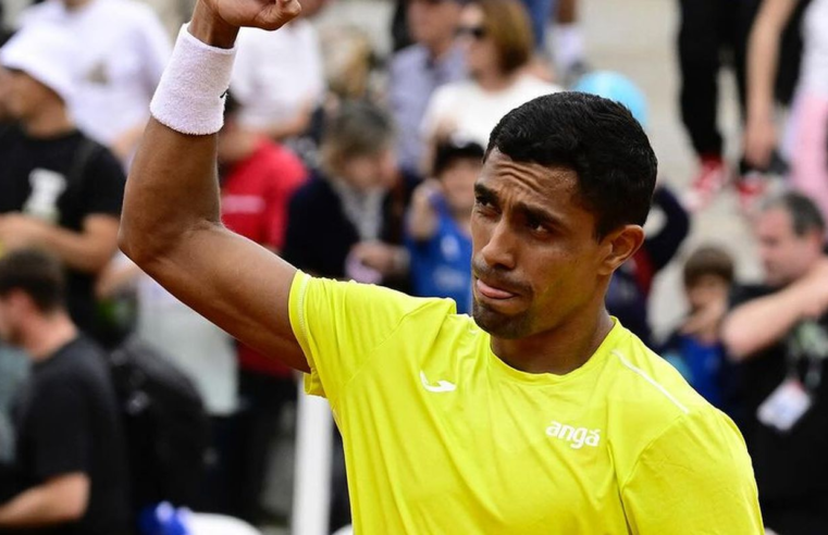 Monteiro bate sérvio e vai pela 1ª vez às oitavas de um Masters Mil