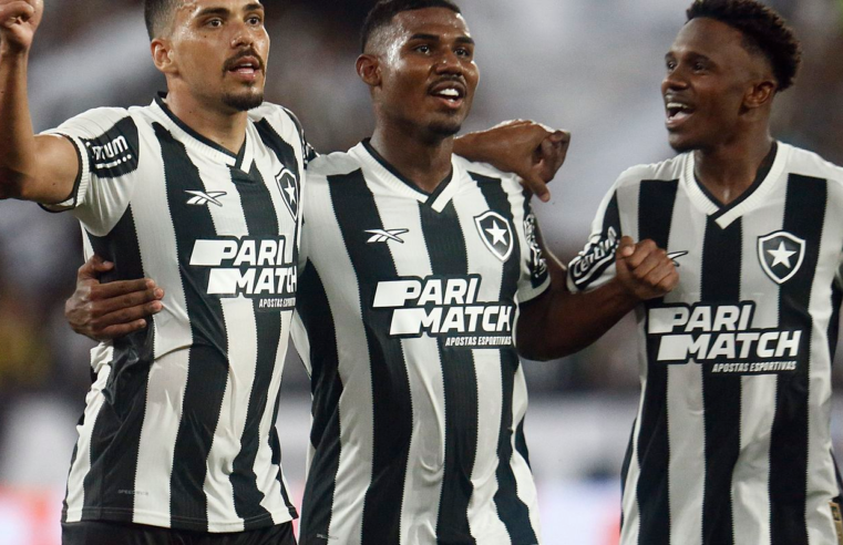 Botafogo supera Vitória para abrir vantagem na Copa do Brasil