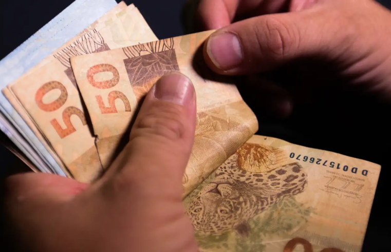 Receita restitui R$ 8,5 bilhões a 5,75 milhões de contribuintes hoje