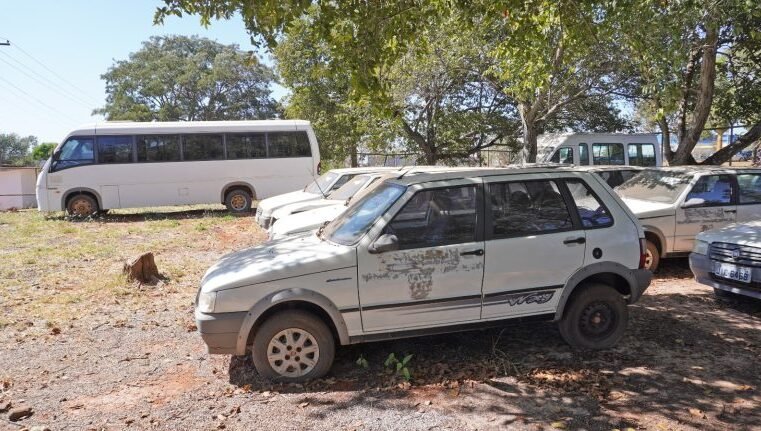 Emater-DF realiza leilão de veículos e bens inservíveis