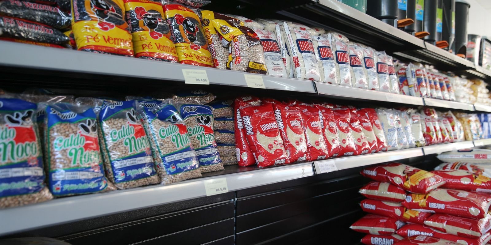 Inflação cai para 0,21% em junho deste ano, diz IBGE