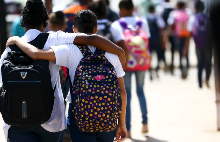 Dia do Amigo: relação é fundamental para a saúde mental, diz psicóloga