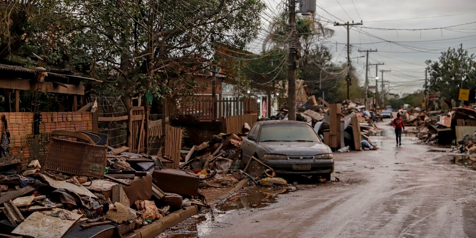 Mais de 268 mil famílias se habilitam ao Auxílio Reconstrução no RS