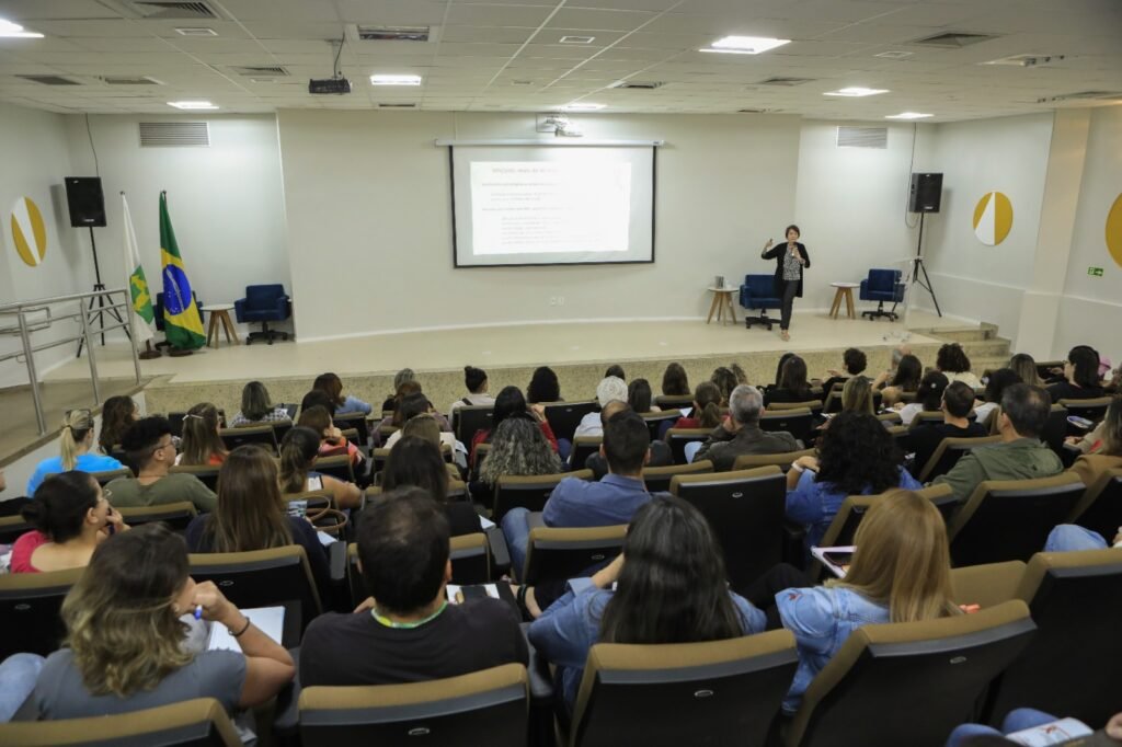 Atenção Primária à Saúde reúne médicos, enfermeiros e farmacêuticos com o objetivo de ampliar esse tipo de atendimento