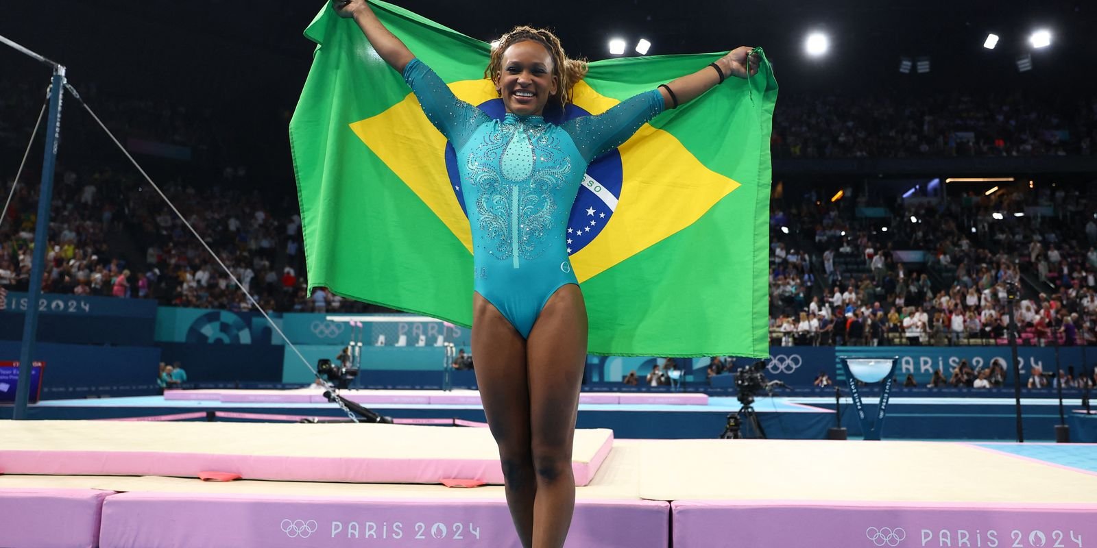 Rebeca Andrade é celebrada por lendas do esporte brasileiro