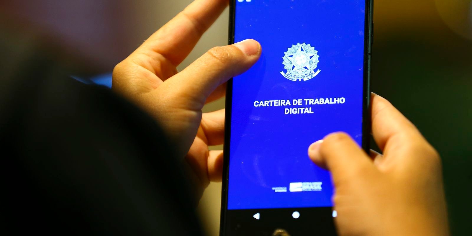 Consumo da população influencia geração de empregos, diz ministro