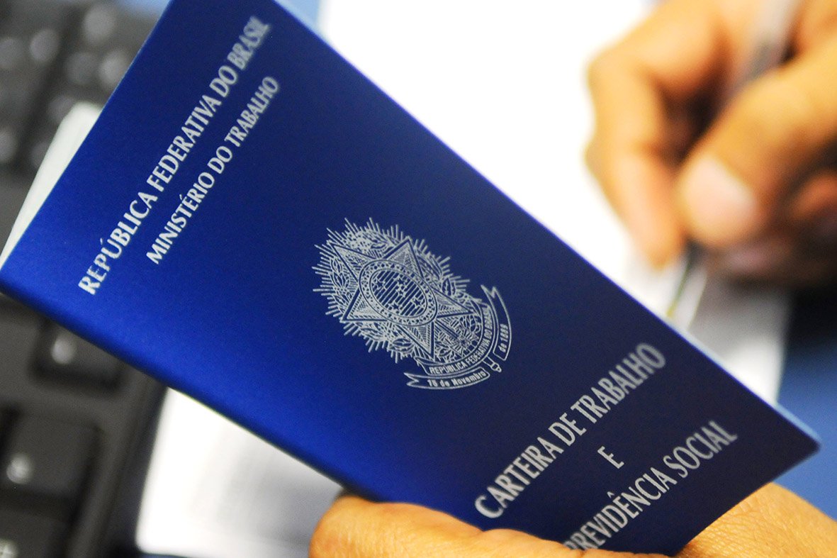 Mais de mil vagas de emprego abertas nas agências do trabalhador