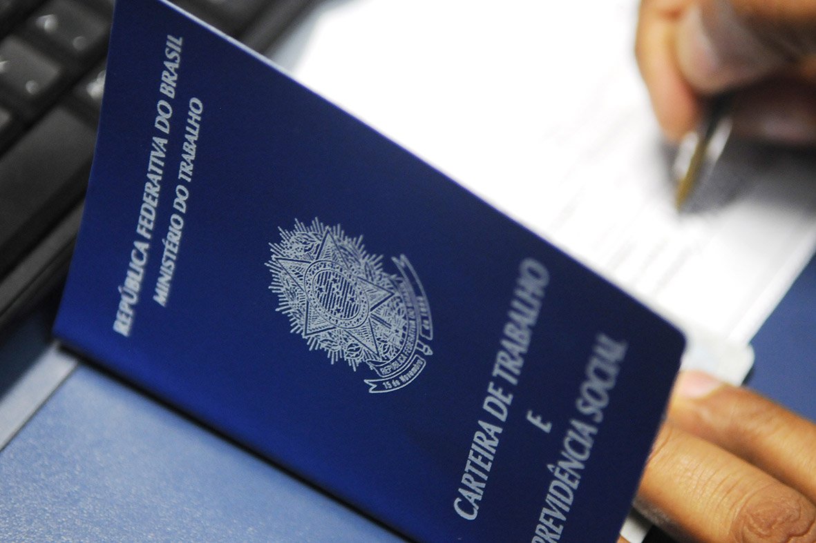 Mais de 900 vagas de emprego abertas nas agências do trabalhador nesta quarta (30)