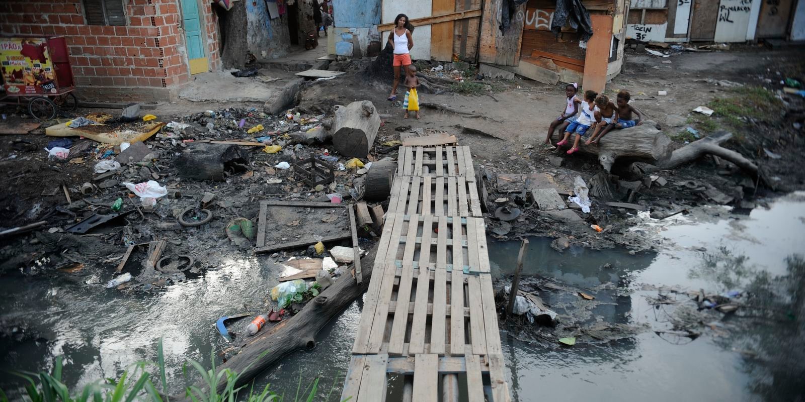 Doze milhões de crianças e adolescentes vivem sem acesso a esgoto