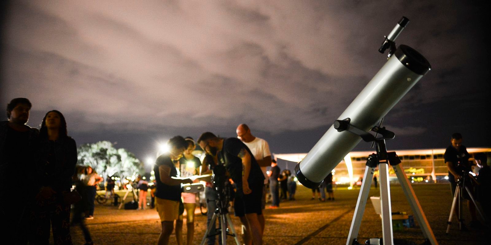 Cometa que passará perto da Terra poderá ser visto no Brasil