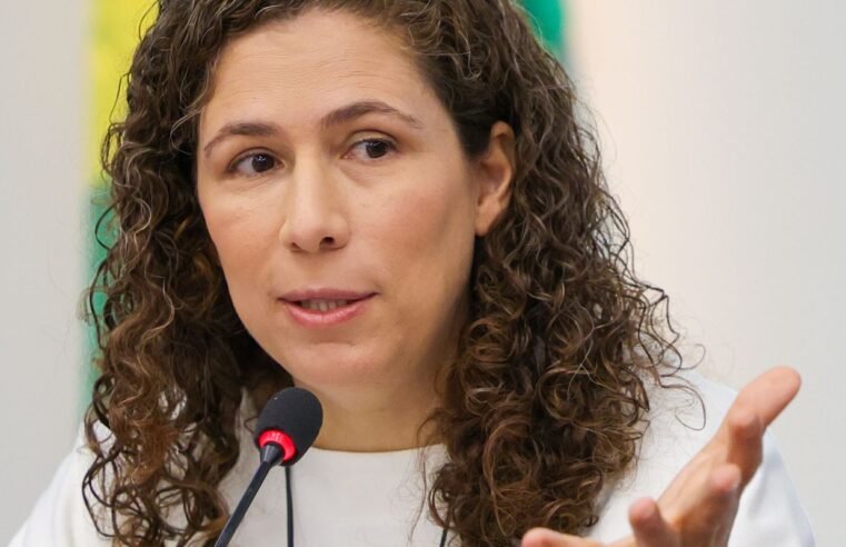 Ministros assinam acordos de cooperação para modernizar estatais