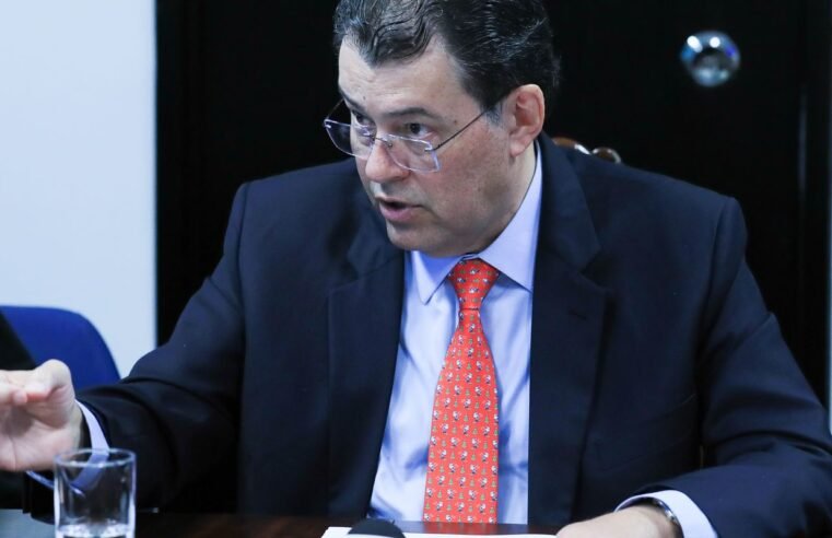 Relator da reforma tributária inclui armas em Imposto Seletivo