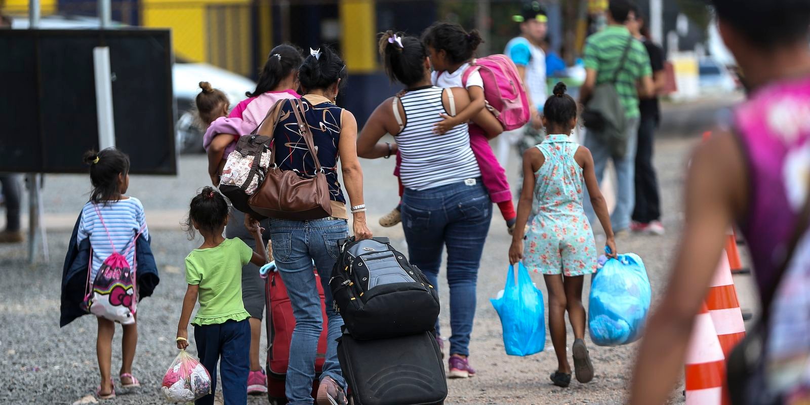 Caminhos da Reportagem mostra situação de imigrantes no país
