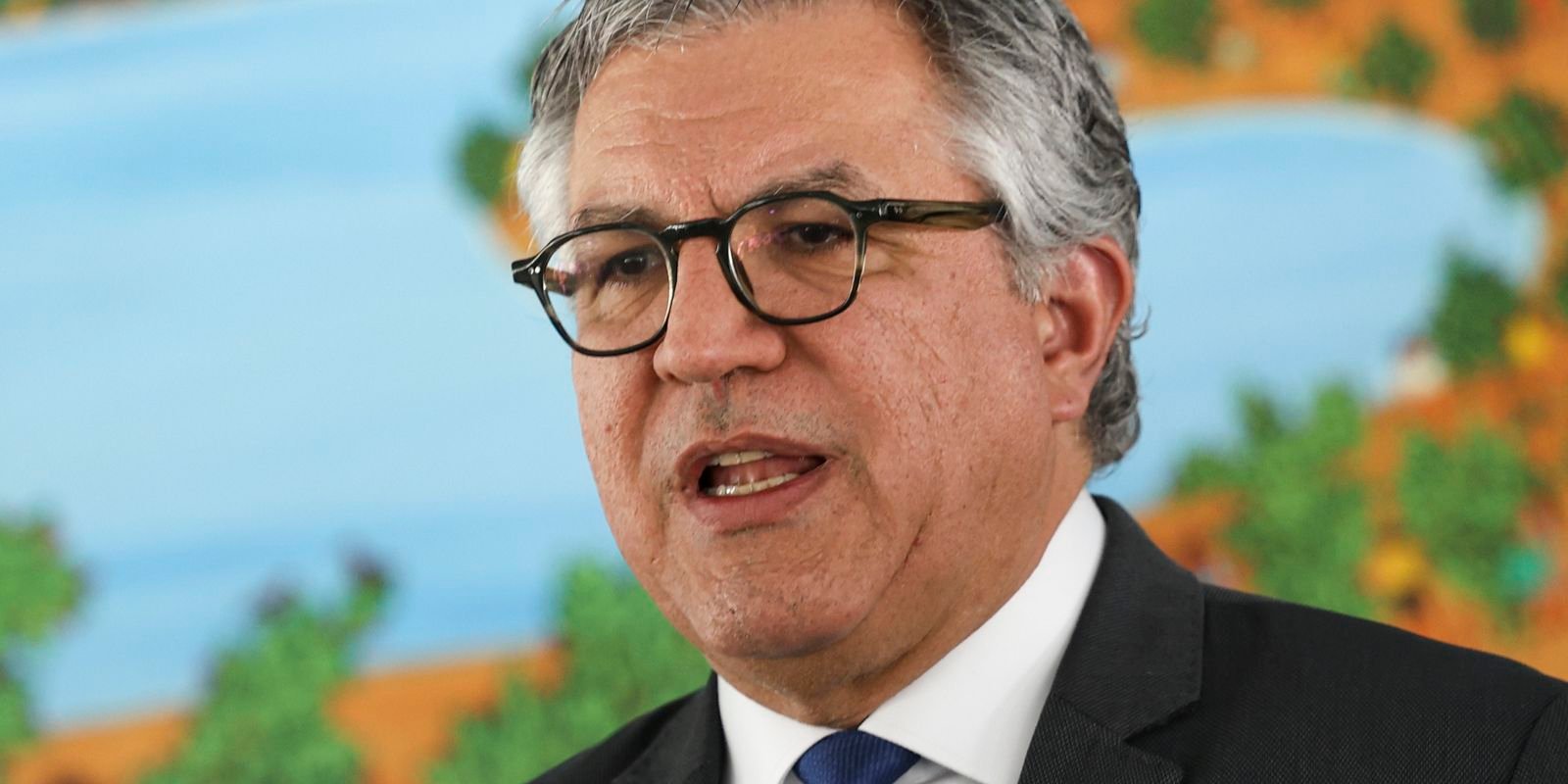 Padilha diz que internação de Lula não atrasará votações no Congresso