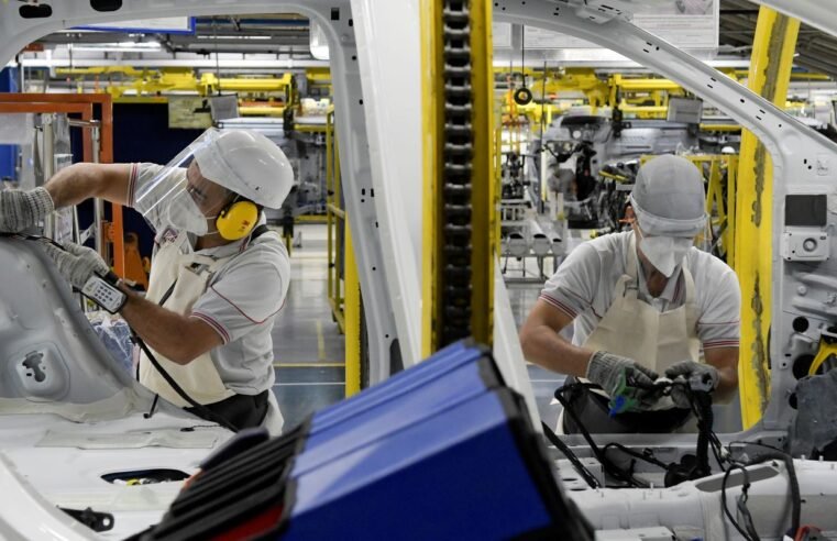 Brasil fecha 2024 com saldo positivo perto de 1,7 milhão de empregos