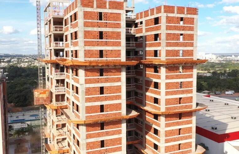 Demanda por mão de obra segue aquecida na construção civil
