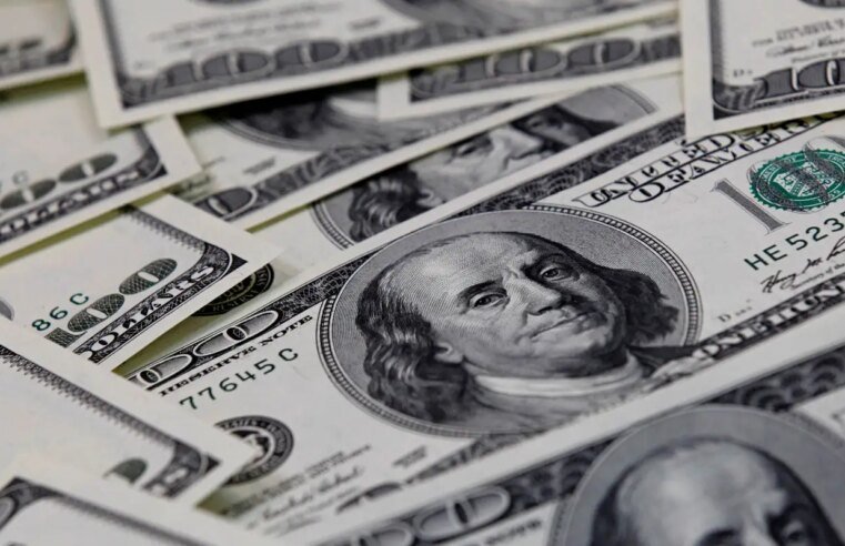 Dólar cai para R$ 6,04 e fecha no menor valor em quase um mês